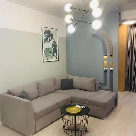Velvet 105 Mamaia Nord